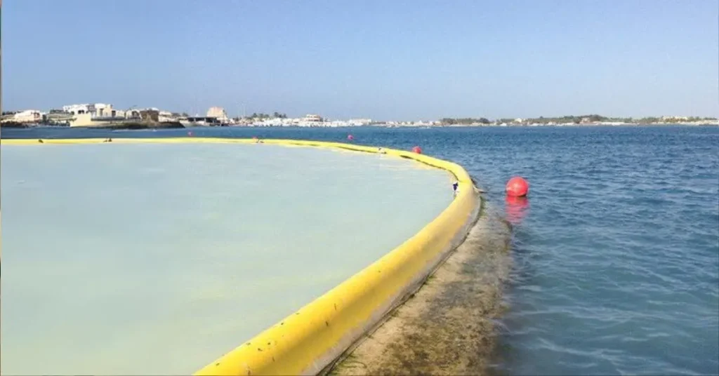 In marine construction, particularly during activities like hydraulic sand filling and dredging, the protection of aquatic environments is a critical consideration. One highly effective solution in this context is the deployment of Silt Curtain, also known as a turbidity curtain.

These floating barriers, such as the FabriFlex Silt Curtain, are specifically crafted to control turbidity, preventing the migration of fine soil particles and sediment into the surrounding water environment. In this article, we will explore the features and advantages of this cost-efficient turbidity control solution.